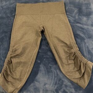 Lululemon Ebb to Street crop. Size 8